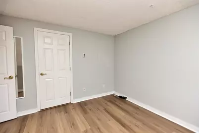 901 Mammoth Road #9, Manchester, NH 03104 - Photo 15