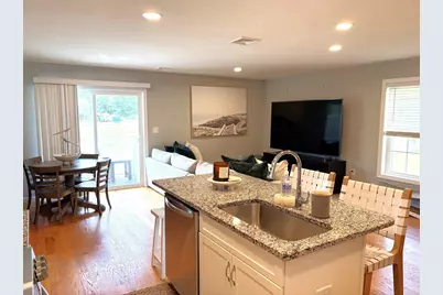 8 Cranberry Way, Manchester, NH 03109 - Photo 3