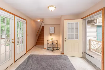 130 Lindstrom Lane, Manchester, NH 03104 - Photo 5