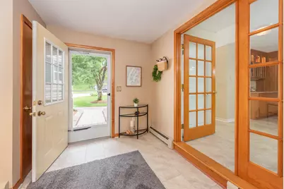 130 Lindstrom Lane, Manchester, NH 03104 - Photo 5