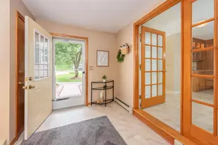 130 Lindstrom Ln, Manchester, NH 03104 - Photo 5
