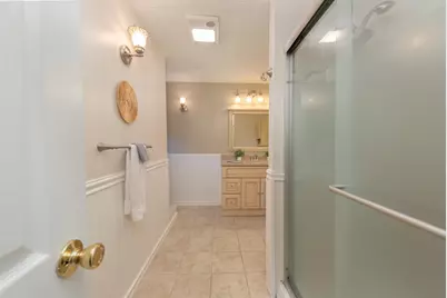 130 Lindstrom Lane, Manchester, NH 03104 - Photo 15