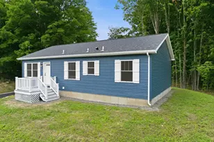 28 Cottage Pl, Ashland, NH 03217 - Photo 5
