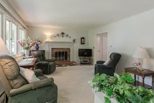 636 Court St, Keene, NH 03431 - Photo 11