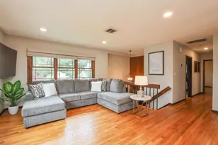 1327 Beech St, Manchester, NH 03104 - Photo 5