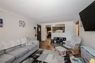 13 Silvestri Cir, Derry, NH 03038 - Photo 5