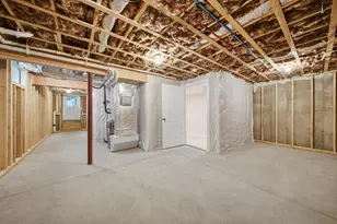 16 Manchester St, Nashua, NH 03064 - Photo 35