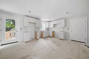 16 Manchester St, Nashua, NH 03064 - Photo 23