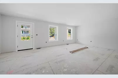 16 Manchester Street, Nashua, NH 03064 - Photo 17