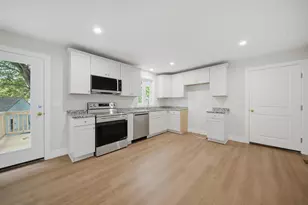 16 Manchester St, Nashua, NH 03064 - Photo 21