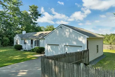 84 Fremont Road, Raymond, NH 03077 - Photo 3
