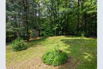 32 Grannis Street, Claremont, NH 03743 - Photo 9