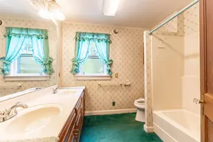 32 Grannis St, Claremont, NH 03743 - Photo 27