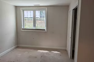 15 Bennett St, Nashua, NH 03064 - Photo 9
