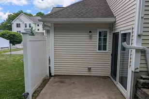 15 Bennett St, Nashua, NH 03064 - Photo 3