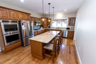 9 Windy Hollow Cir, Merrimack, NH 03054 - Photo 5