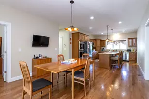 9 Windy Hollow Cir, Merrimack, NH 03054 - Photo 7