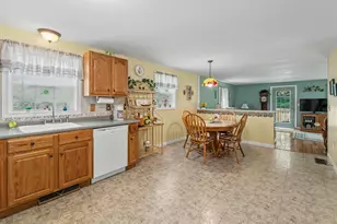 68 Barbara Ln, Hudson, NH 03051 - Photo 7