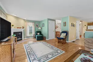 68 Barbara Ln, Hudson, NH 03051 - Photo 9