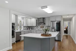 19 Michael Ave, Nashua, NH 03063 - Photo 7