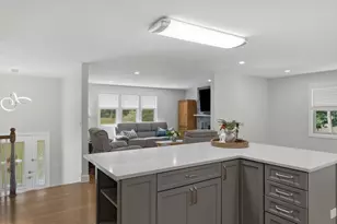 19 Michael Ave, Nashua, NH 03063 - Photo 9