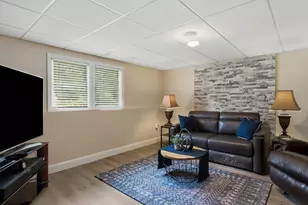 19 Michael Ave, Nashua, NH 03063 - Photo 27
