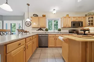 43 Emerson Rd, Chester, NH 03036 - Photo 9