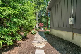 151 New Hampshire Dr, Webster, NH 03303 - Photo 29
