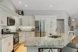 18 Weymouth Ct, Hudson, NH 03051 - Photo 3