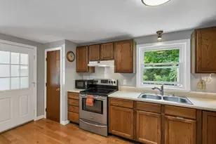 21 Spruce St, Laconia, NH 03246 - Photo 5