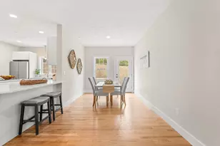 61 Driftwood Cir, Sandown, NH 03873 - Photo 7