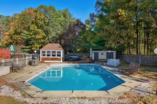 11 Wendover Way, Bedford, NH 03110 - Photo 3