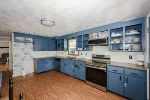 22 Holton Cir, Londonderry, NH 03053 - Photo 25