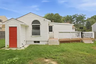 141 Hoyt St, Manchester, NH 03103 - Photo 9
