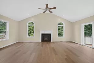 129 E Main St, Hampstead, NH 03826 - Photo 7