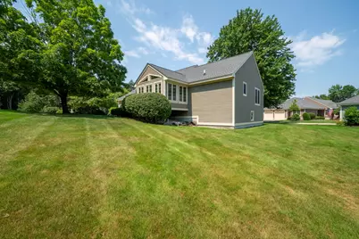 16 Spyglass Point Circle, Bedford, NH 03110 - Photo 9