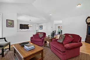 16 Spyglass Point Cir, Bedford, NH 03110 - Photo 17