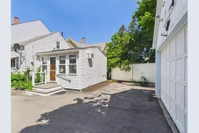 29 Manchester Street, Nashua, NH 03064 - Photo 5
