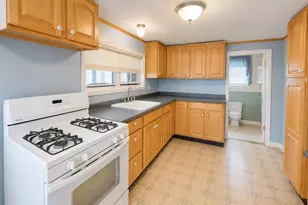 26 W Shore Dr, Raymond, NH 03077 - Photo 3