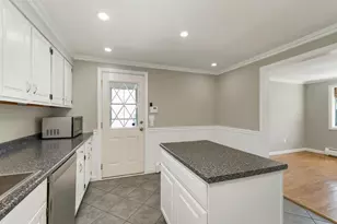 22 Jonathan Ln, Manchester, NH 03104 - Photo 7