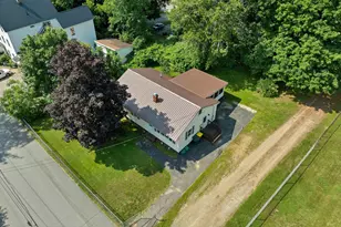 23 Merrimac St, Laconia, NH 03246 - Photo 7