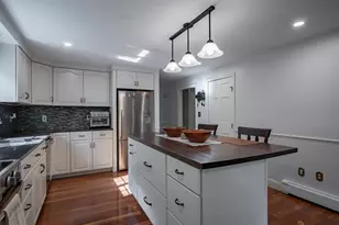 22 Beechwood Rd, Hudson, NH 03051 - Photo 11