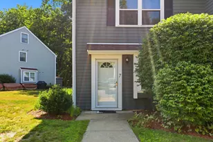 7 Chestnut Cir, Merrimack, NH 03054 - Photo 3