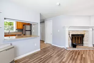 7 Chestnut Cir, Merrimack, NH 03054 - Photo 9