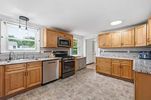 2 Iroquois Rd, Nashua, NH 03063 - Photo 11