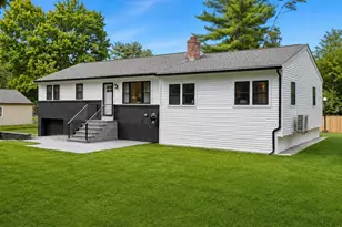 11 Hanson Ave, Salem, NH 03079 - Photo 5