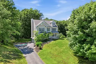9 Hawk Dr, Salem, NH 03079 - Photo 3