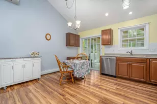 5 Lorraine&apos S Ln, Strafford, NH 03884 - Photo 9