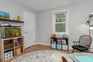 68 Benjamin St, Manchester, NH 03109 - Photo 17