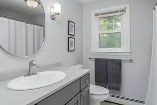 68 Benjamin St, Manchester, NH 03109 - Photo 25